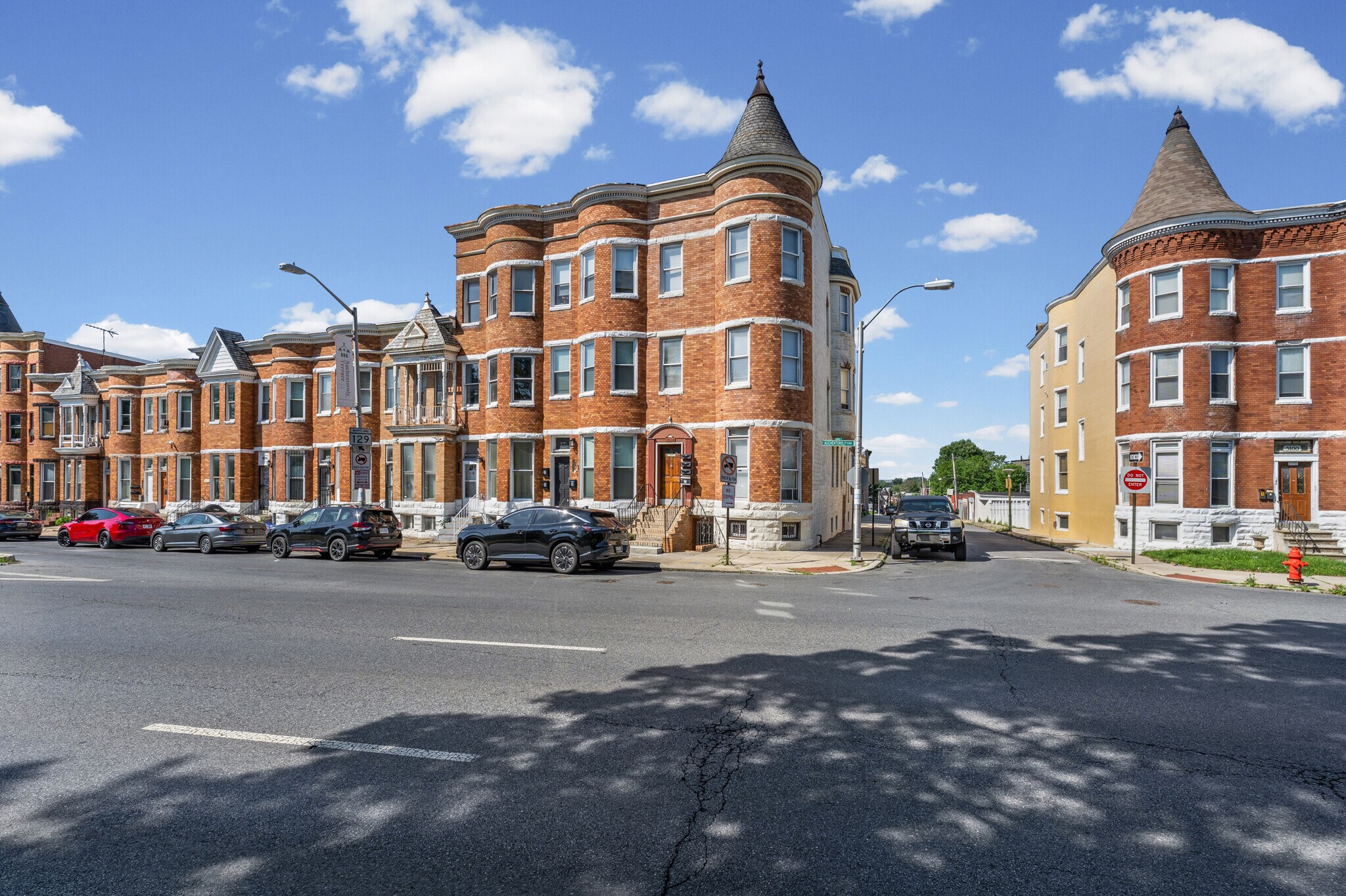 Building Photo - 3024 Auchentoroly Ter