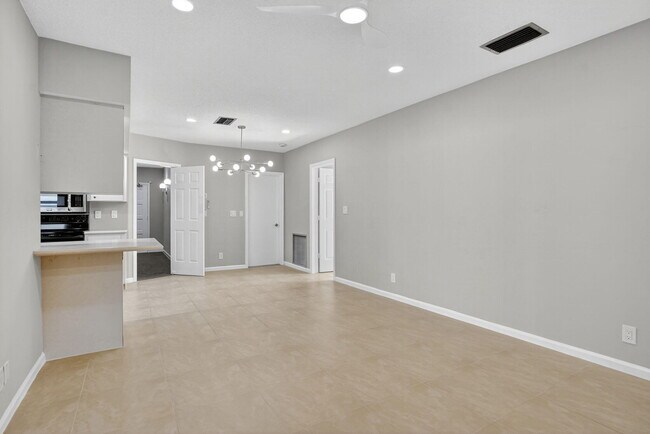 Building Photo - 1544 NW 9th St