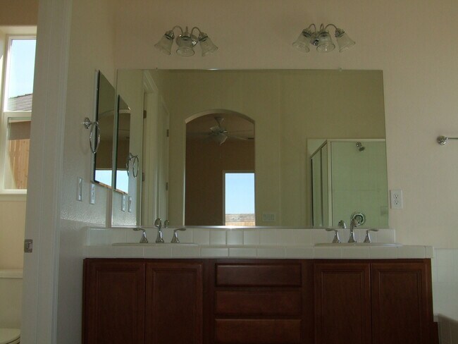 Building Photo - 10125 Cavalry Cir