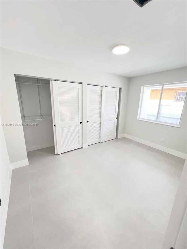 Building Photo - 850 NW 109th St