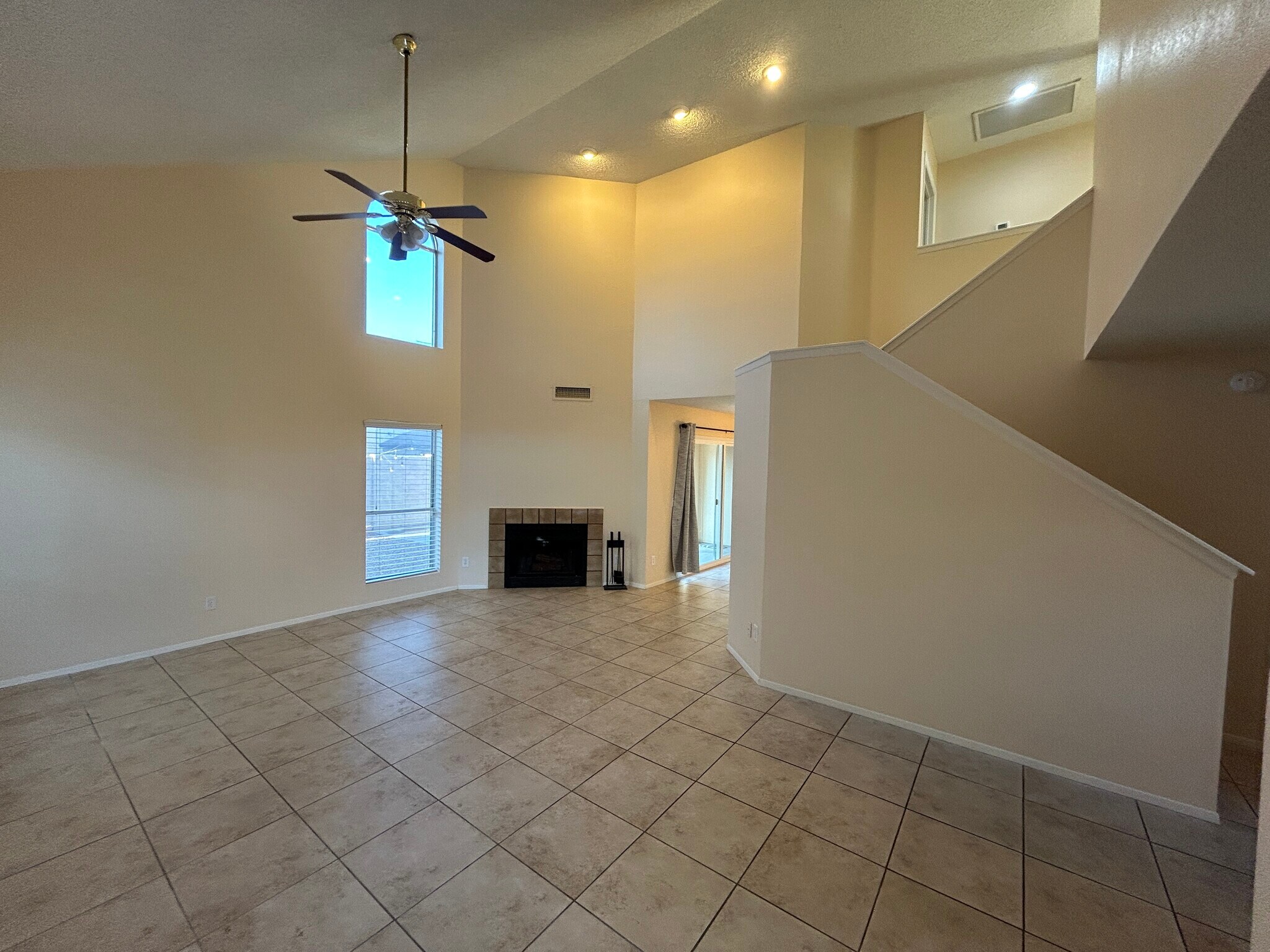 Building Photo - 505 E Kerry Ln