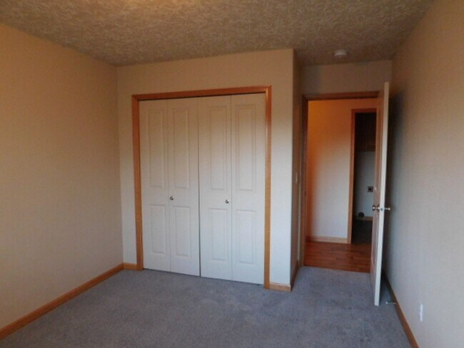Building Photo - 3Bd/2Ba Single Story House - Available Soon!