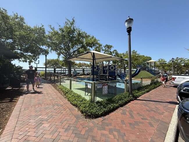 Building Photo - 1231 Ladys Island Dr