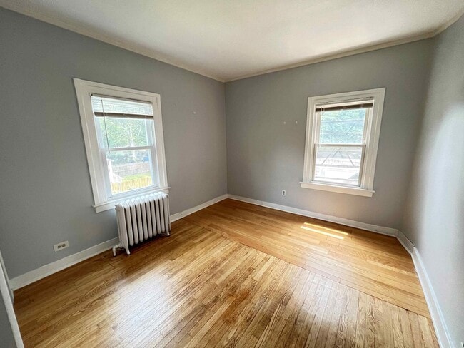 Building Photo - 60 William St