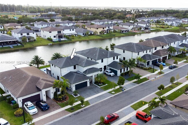 Building Photo - 4335 SW 174th Ave