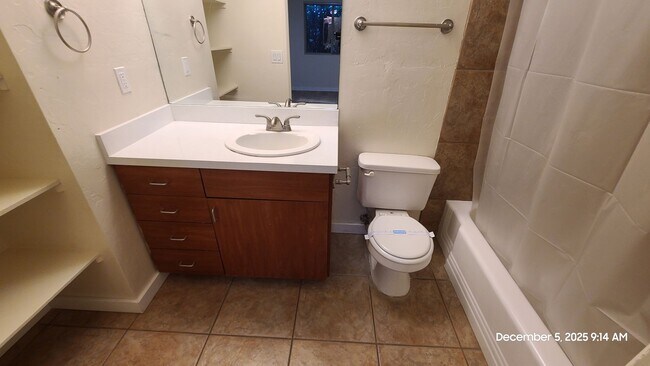 Building Photo - TUCSON - ROYAL ALVERNON