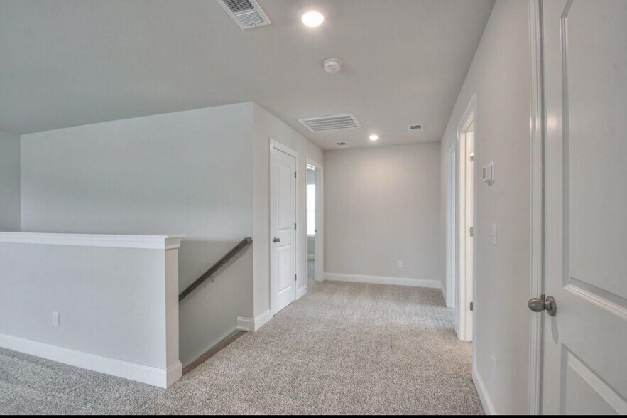 Building Photo - 1095 Holland Ridge Way