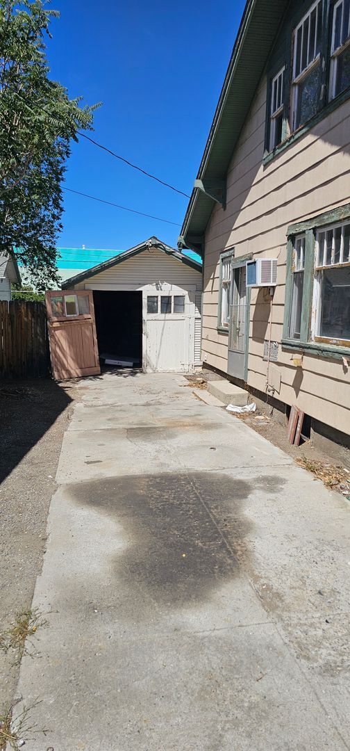 Building Photo - Charming Victorian Square Home – 4 Bed / 1 Bath – $2,075/Month