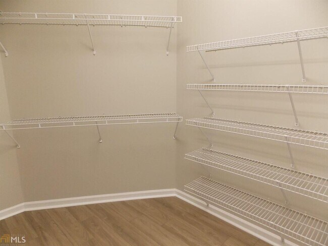 Building Photo - 2310 Applegate Ln