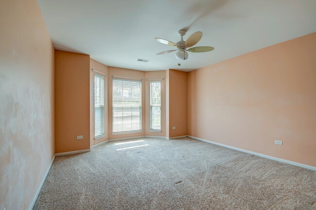Building Photo - 860 Spring Creek Cir