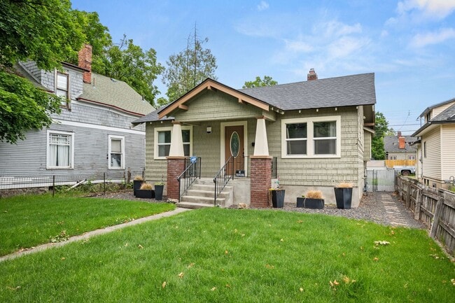 Building Photo - 2604 W Sinto Ave
