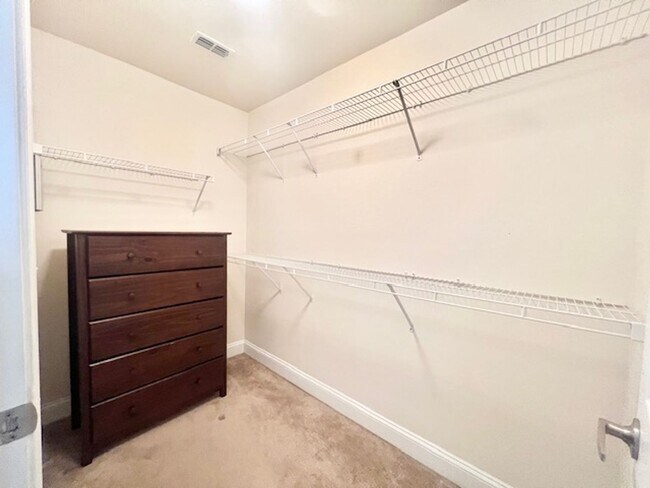 Building Photo - 558 Wingspan Way