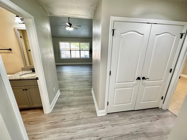 Building Photo - 8022 Brookside Ln