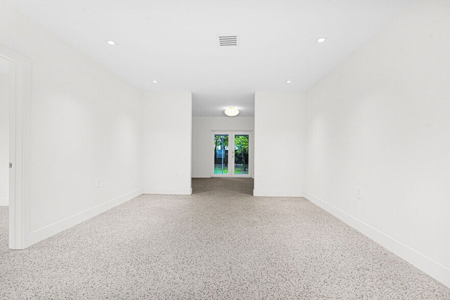 Building Photo - 341 NW 43rd St