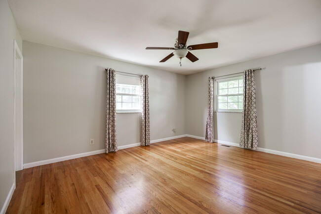 Building Photo - 5781 King Arthur Dr