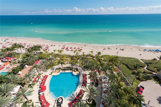 Building Photo - 17749 Collins Ave