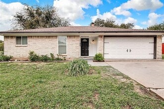 Building Photo - 524 Patterson Dr