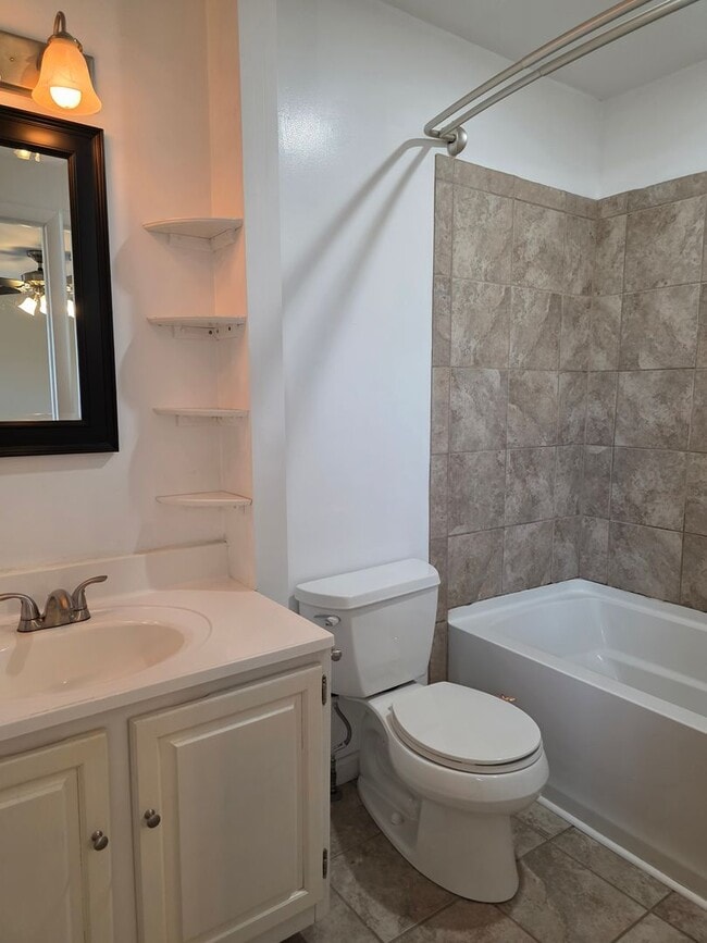 Building Photo - Green Valley Community off Kirkwood Highway