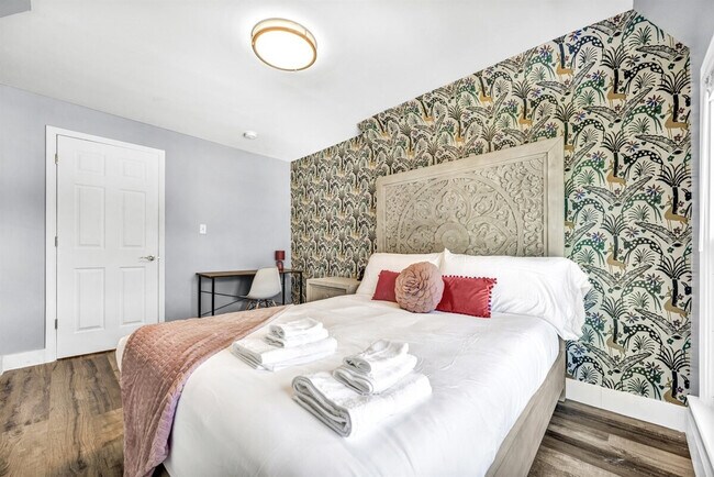 Building Photo - 1501 E 105th St