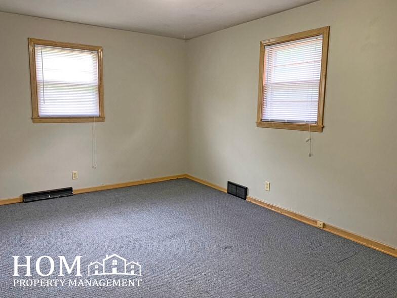 Building Photo - 108 Malin St