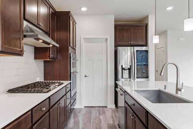 Building Photo - Bueaitful 4 bedroom home with 1 bed 1 bath MIL!