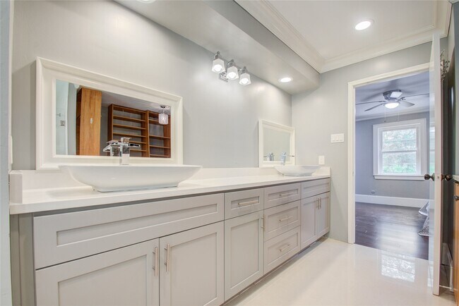 Building Photo - 14611 Bramblewood Dr