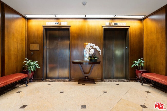 Building Photo - 10550 Wilshire Blvd