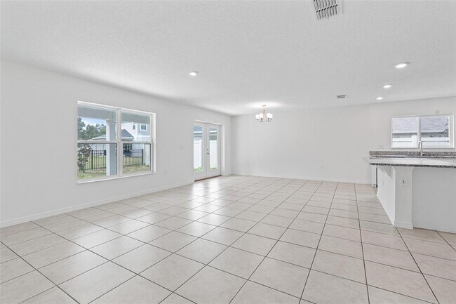 Building Photo - 1557 Venice Ln