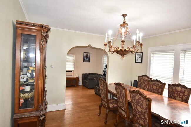 Building Photo - 121 Cambridge St