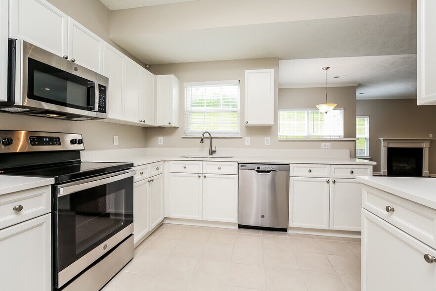 Building Photo - 165 Claybrook Ln