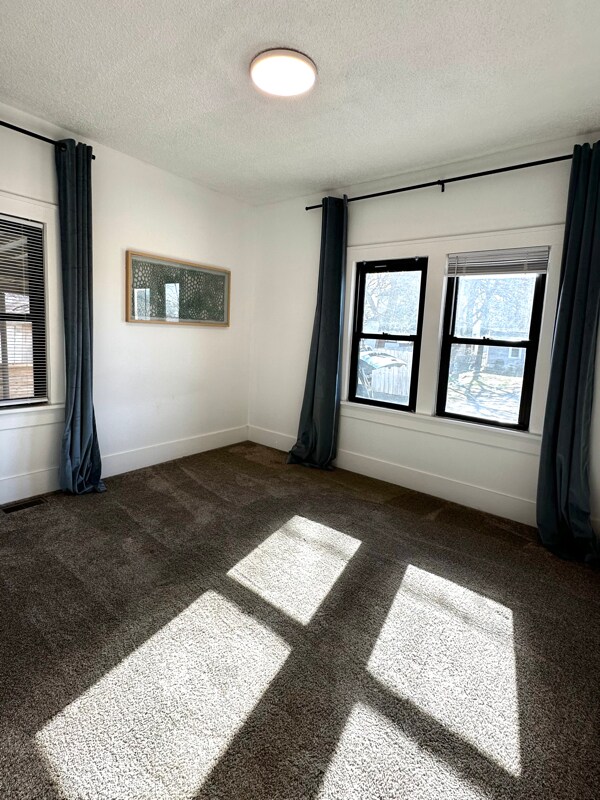 Building Photo - 236 S Charles St