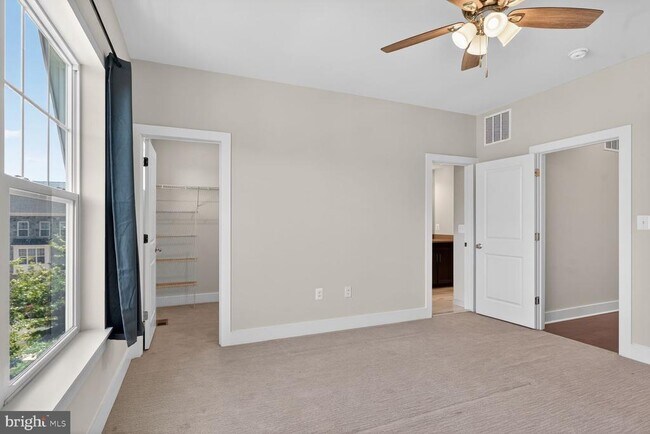 Building Photo - 5128 Ridgeview Retreat Dr