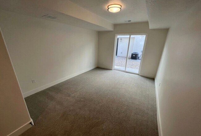 Building Photo - 383 S 650 E