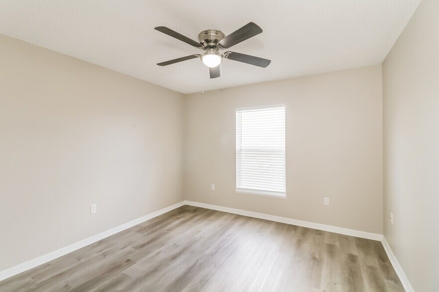 Building Photo - 11515 Linden Dr