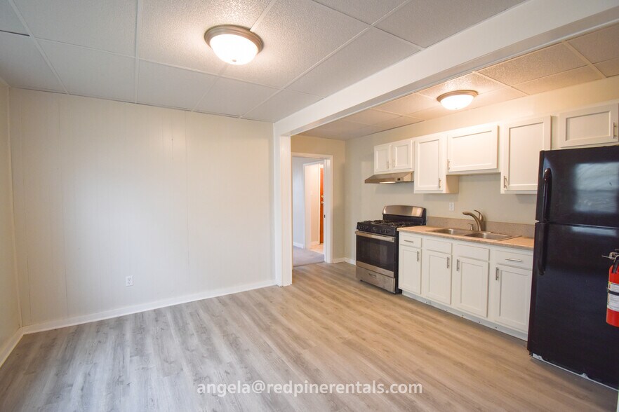 kitchen/dining room - 17 Walnut St
