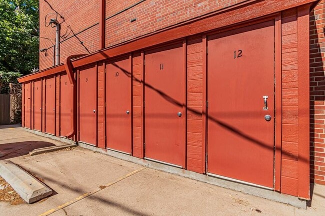 Building Photo - 1330 Race St