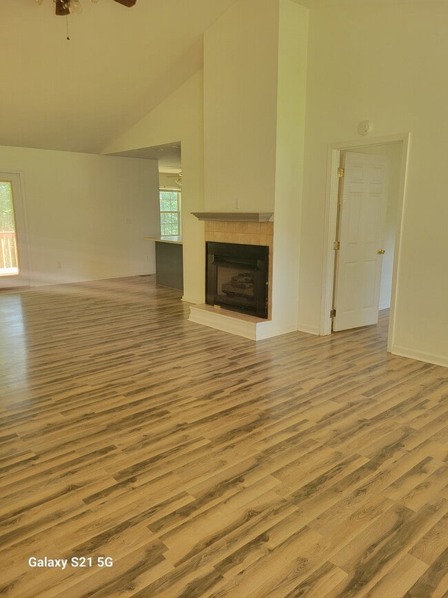 Building Photo - 739 Mockingbird Dr