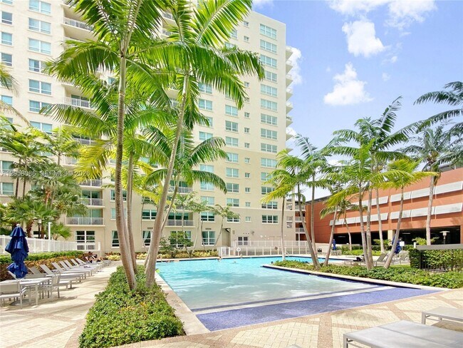 Building Photo - 2001 Biscayne Blvd