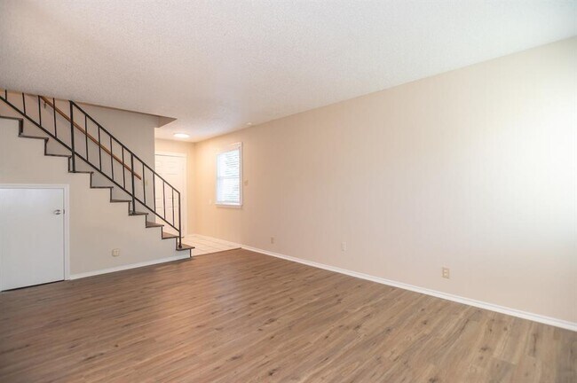 Building Photo - 925 Chisholm Cove