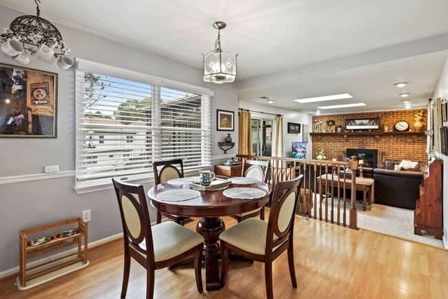 Building Photo - 2131 Silentree Dr