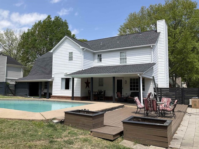 Building Photo - 329 Oakleigh Dr