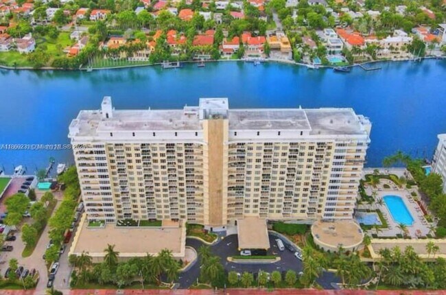 Building Photo - 5600 Collins Ave