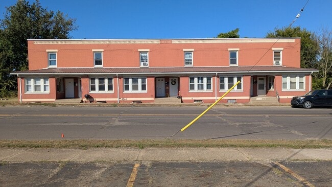 Primary Photo - Charming 2-bedroom, 1-bathroom home locate...