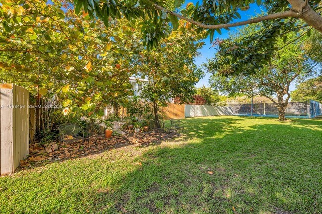 Building Photo - 7018 SW 53rd Ln