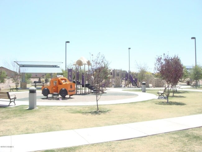 Building Photo - 1725 W Corriente Dr