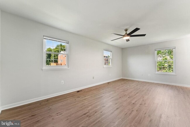 Building Photo - 15001 Cherrydale Dr