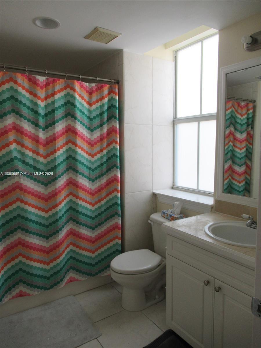 Building Photo - 6801 SW 44th St