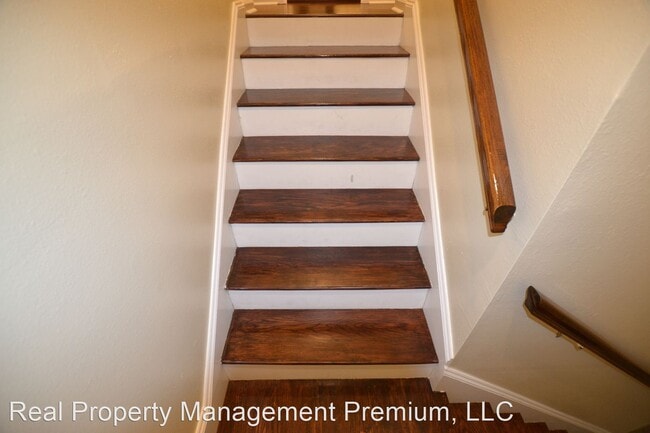 Building Photo - 3 br, 2.5 bath House - 2448 Shadowbrook Dr