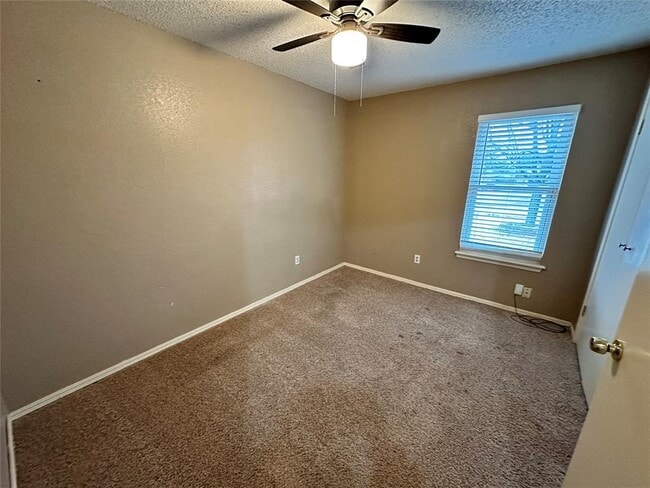 Building Photo - 2221 NE 8th St