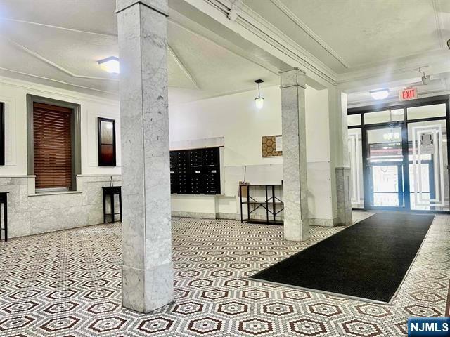 Building Photo - 6045 Blvd 7E Blvd